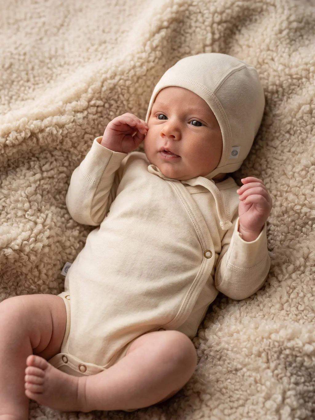 [PRÉ-COMMANDE] Bonnet nouveau-né en laine mérinos – classique