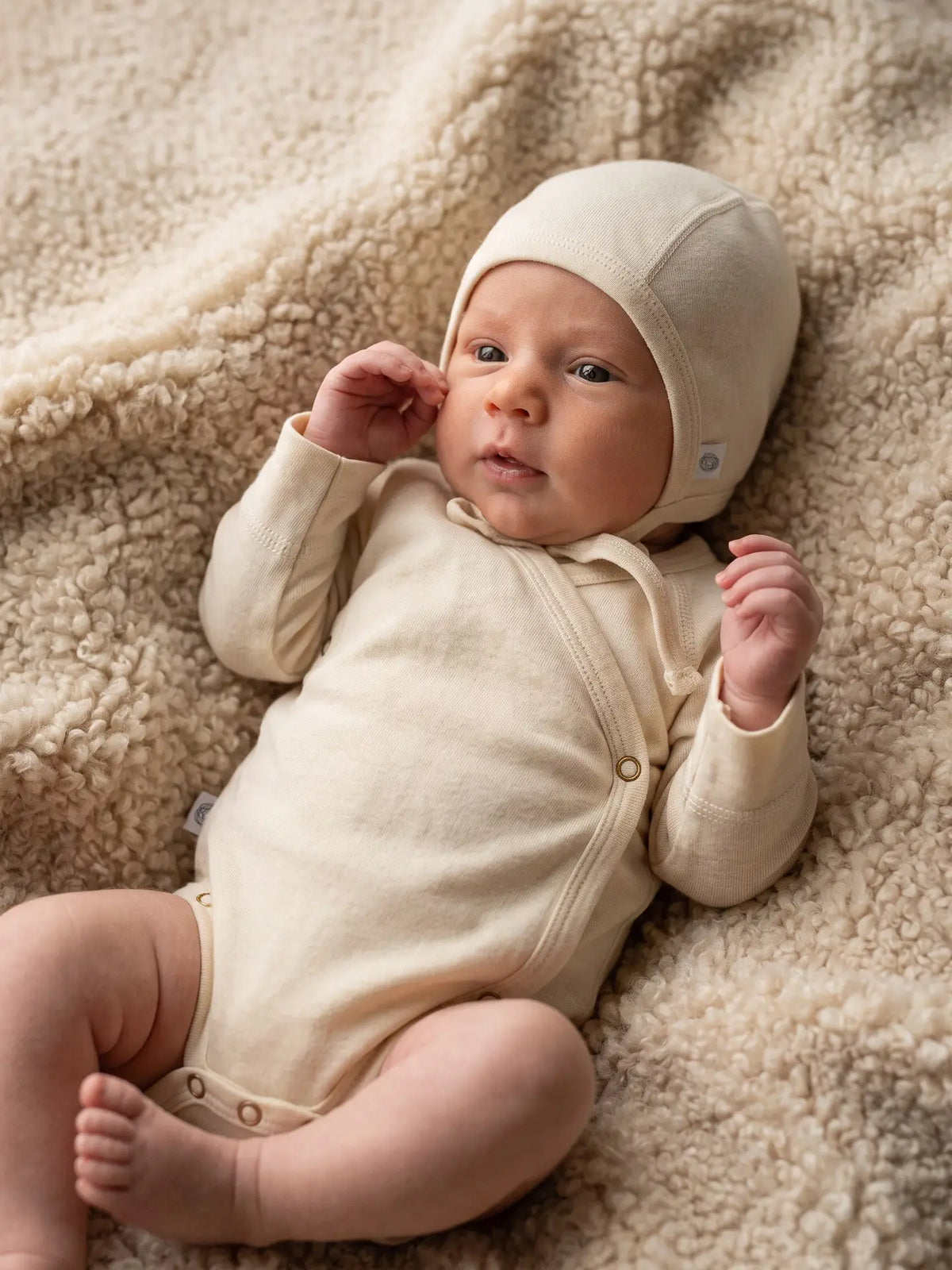 [PRÉ-COMMANDE] Bonnet nouveau-né en laine mérinos – classique