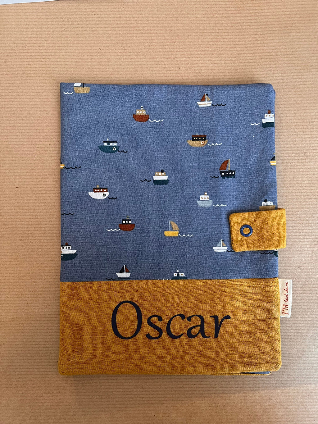 protège carnet de santé en coton Petit Navigateur avec doublure en double gaze moutarde – JM Tout Doux