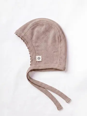 [PRÉ-COMMANDE] Bonnet nouveau-né en laine mérinos – dentelle
