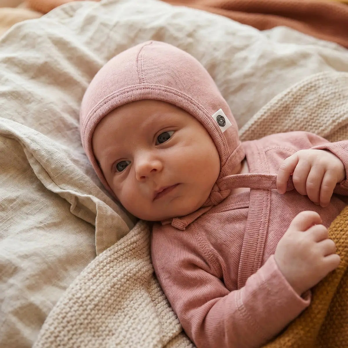 [PRÉ-COMMANDE] Bonnet nouveau-né en laine mérinos – classique